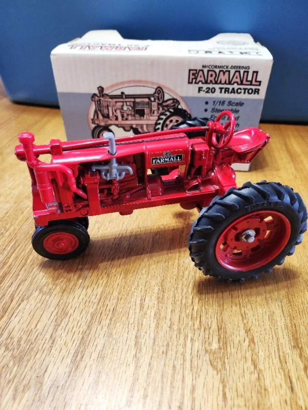 Ertl McCormick-Deering Farmall F-20 Tractor 1/16 scale Die Cast Metal